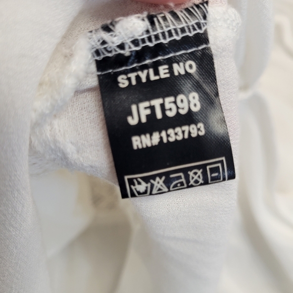 POL Feminine Boho Flowy Top Blouse Size Medium - Picture 8 of 9